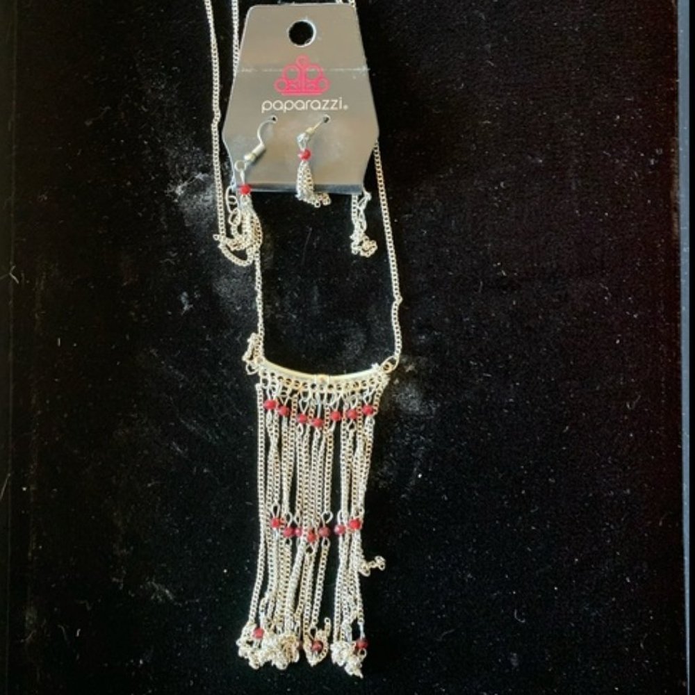 Necklace + earring set